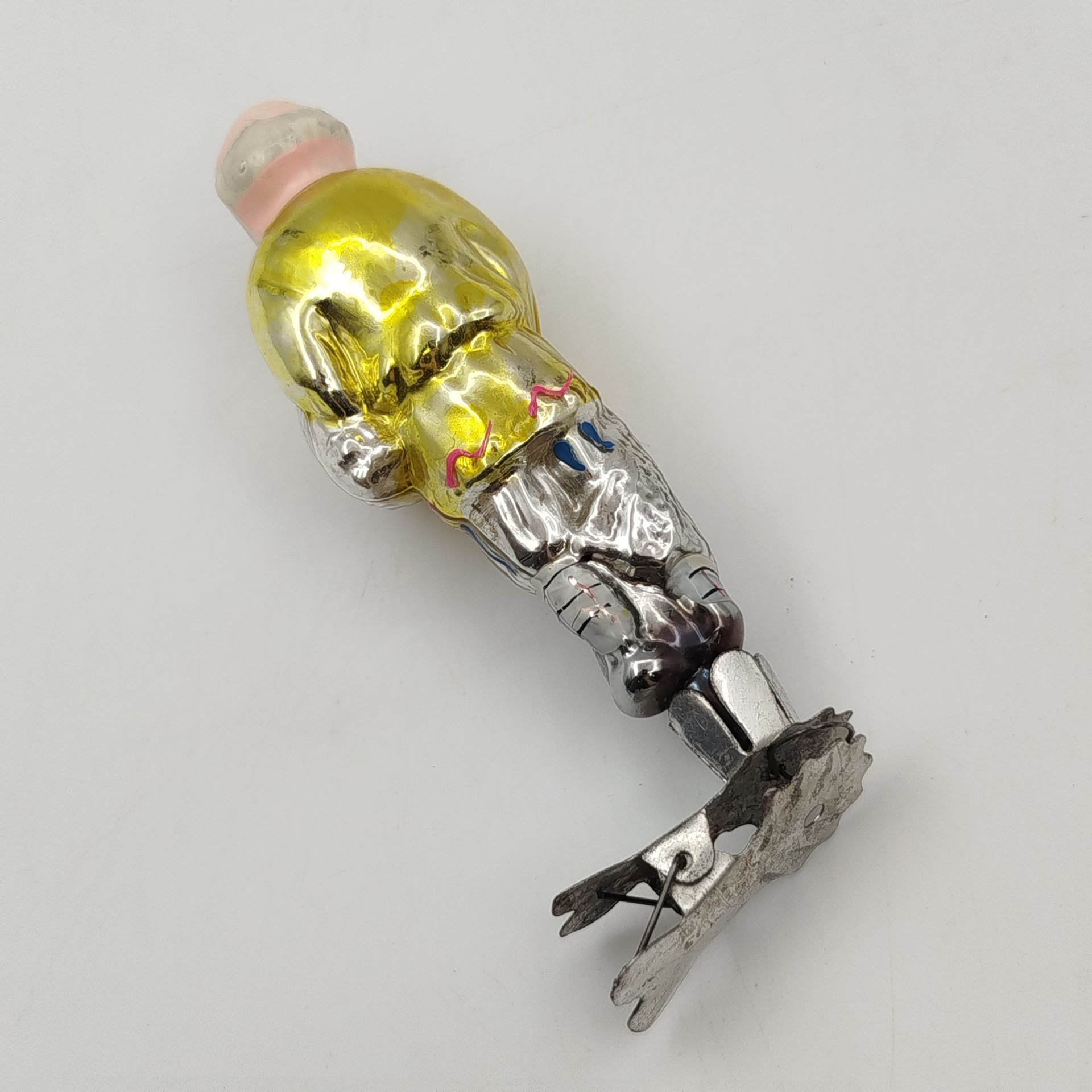 Ёлочная игрушка "Старик" из серии "Сказка о золотой рыбке" на прищепке, стекло, металл, роспись, Завод стеклянных ёлочных украшений и оптических изделий, г. Москва, СССР, 1950-1960 гг.