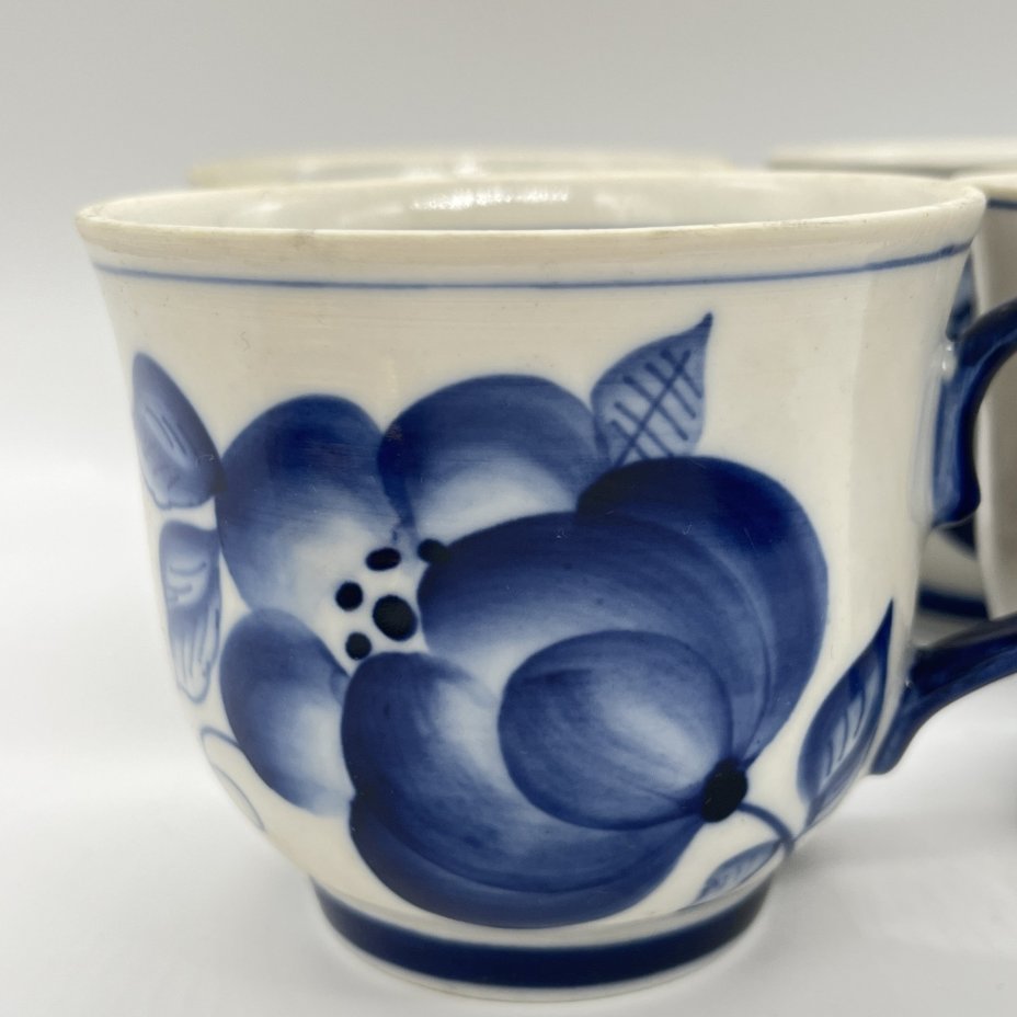 Набор из 4 чашек с расписным цветочным декором, фарфор, роспись, Объединение «Гжель», СССР, 1972-1985 гг.