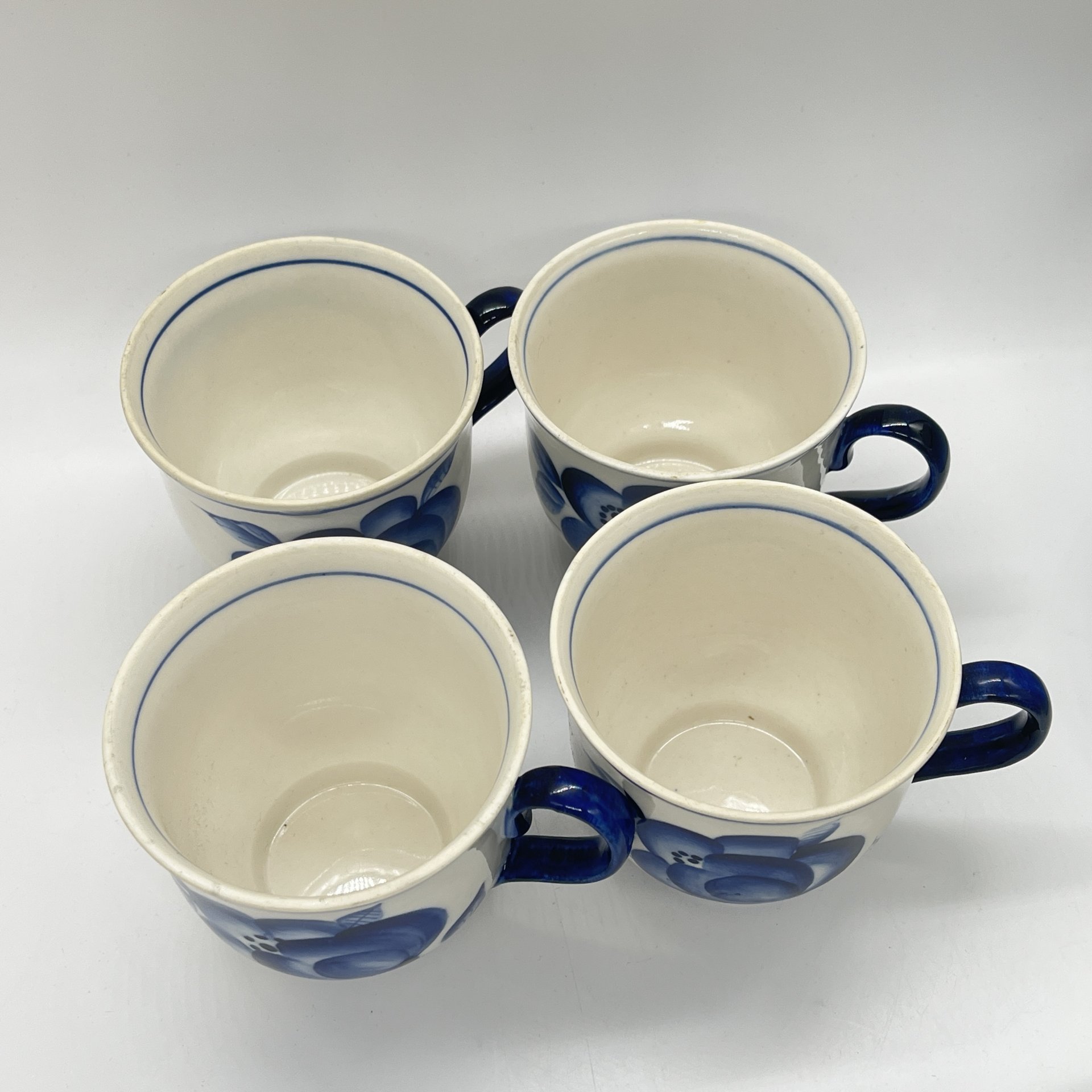 Набор из 4 чашек с расписным цветочным декором, фарфор, роспись, Объединение «Гжель», СССР, 1972-1985 гг.