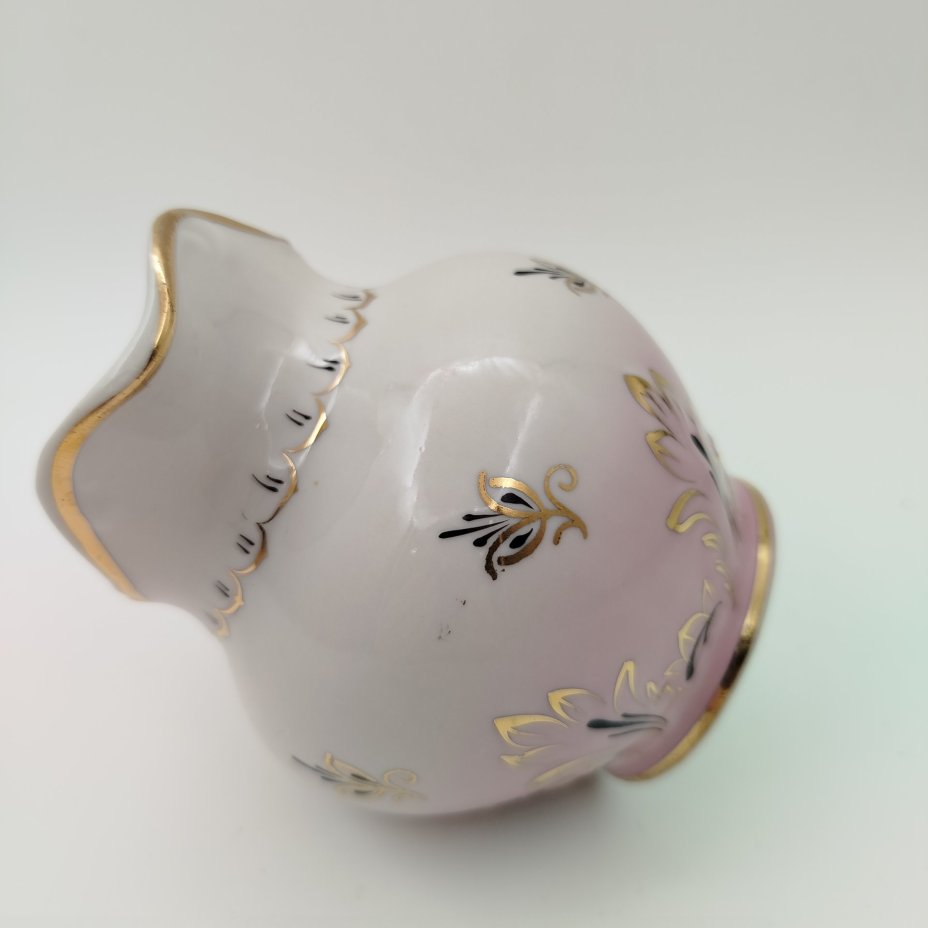 Молочник из сервиза "Барбарис" в розовом оттенке, фарфор, крытье, золочение, Дмитровский фарфоровый завод (ДФЗ Вербилки), СССР, 1954-1965 гг.