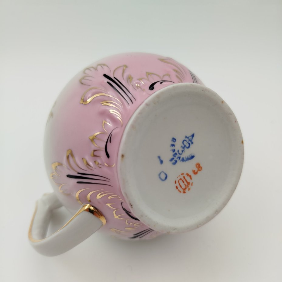 Молочник из сервиза "Барбарис" в розовом оттенке, фарфор, крытье, золочение, Дмитровский фарфоровый завод (ДФЗ Вербилки), СССР, 1954-1965 гг.
