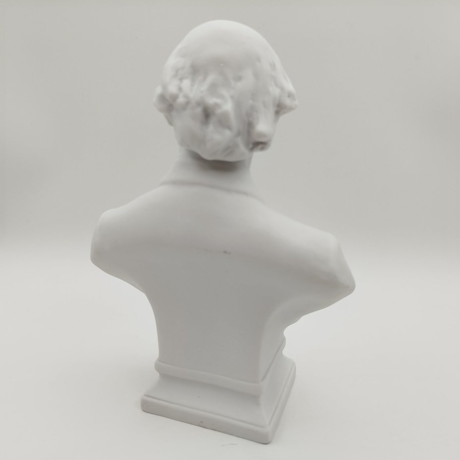 Бюст "А.Н. Некрасов", скульптор Л.Ю. Эйдлин, Ленинградский фарфоровый завод (ЛФЗ)