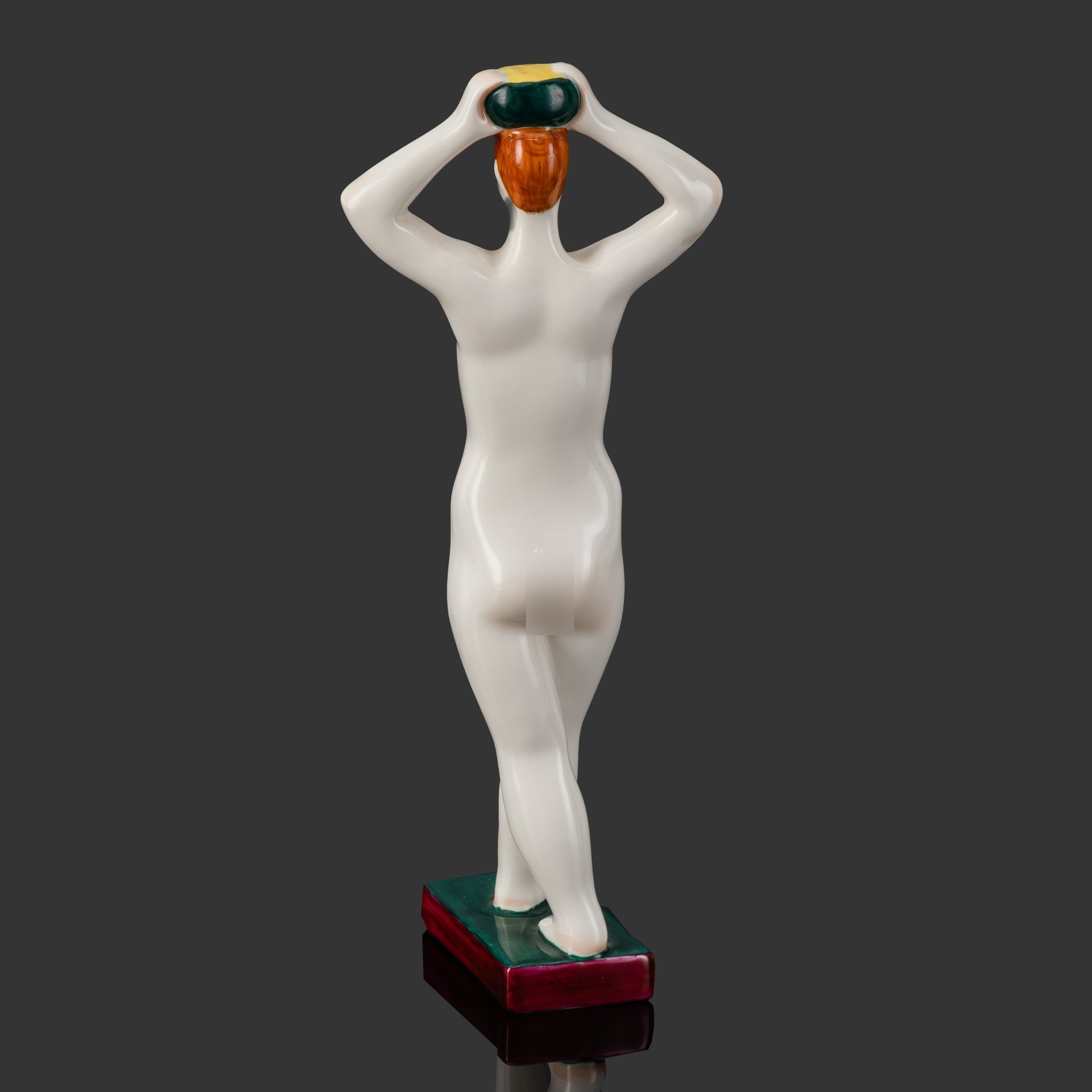 Статуэтка "Идущая с чашкой" ("Кариатида"), скульптор А.Т. Матвеев (поздний повтор), фарфор, роспись, Ленинградский фарфоровый завод (ЛФЗ), Российская Федерация, 1992-2001 гг.