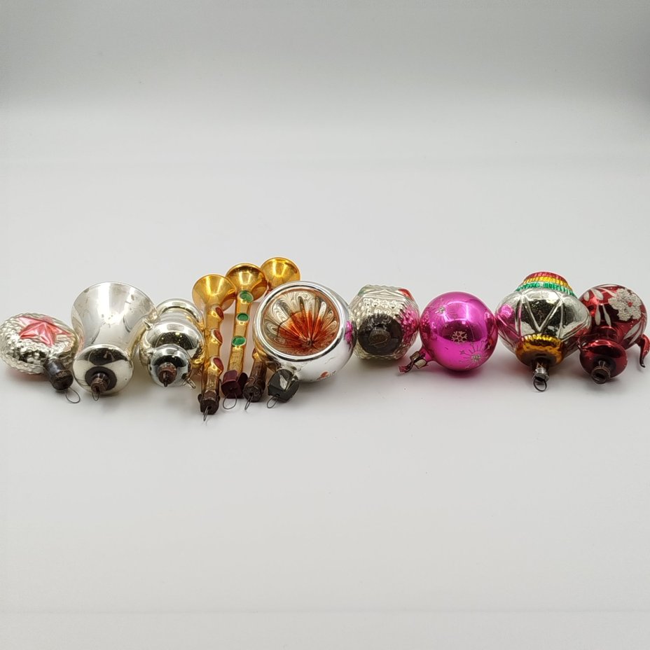 Набор елочных игрушек в подборе (11 шт.): "Самовары", "Дудочки", "Звезда", "Фонарики", "Колокольчик", "Шары"