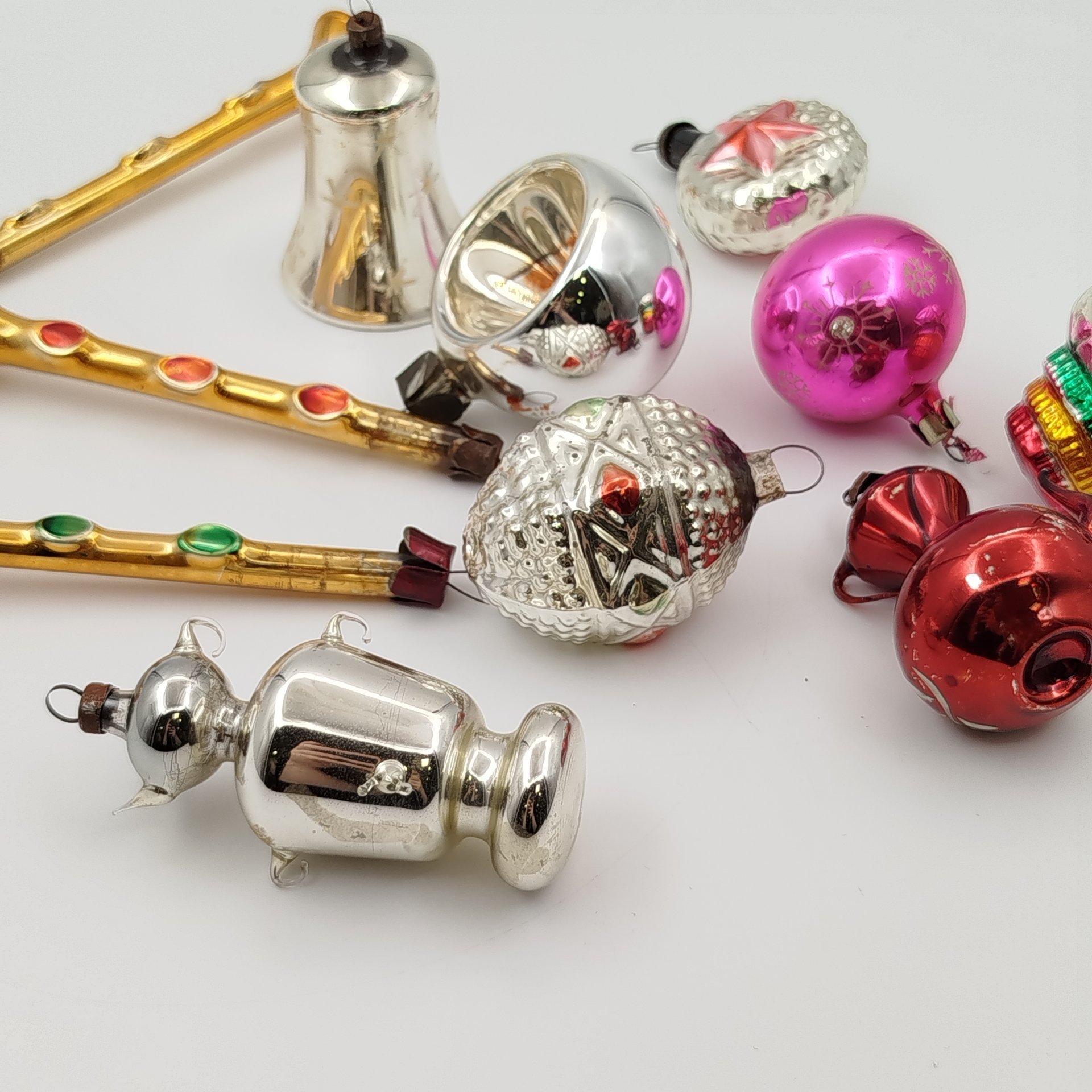 Набор елочных игрушек в подборе (11 шт.): "Самовары", "Дудочки", "Звезда", "Фонарики", "Колокольчик", "Шары"