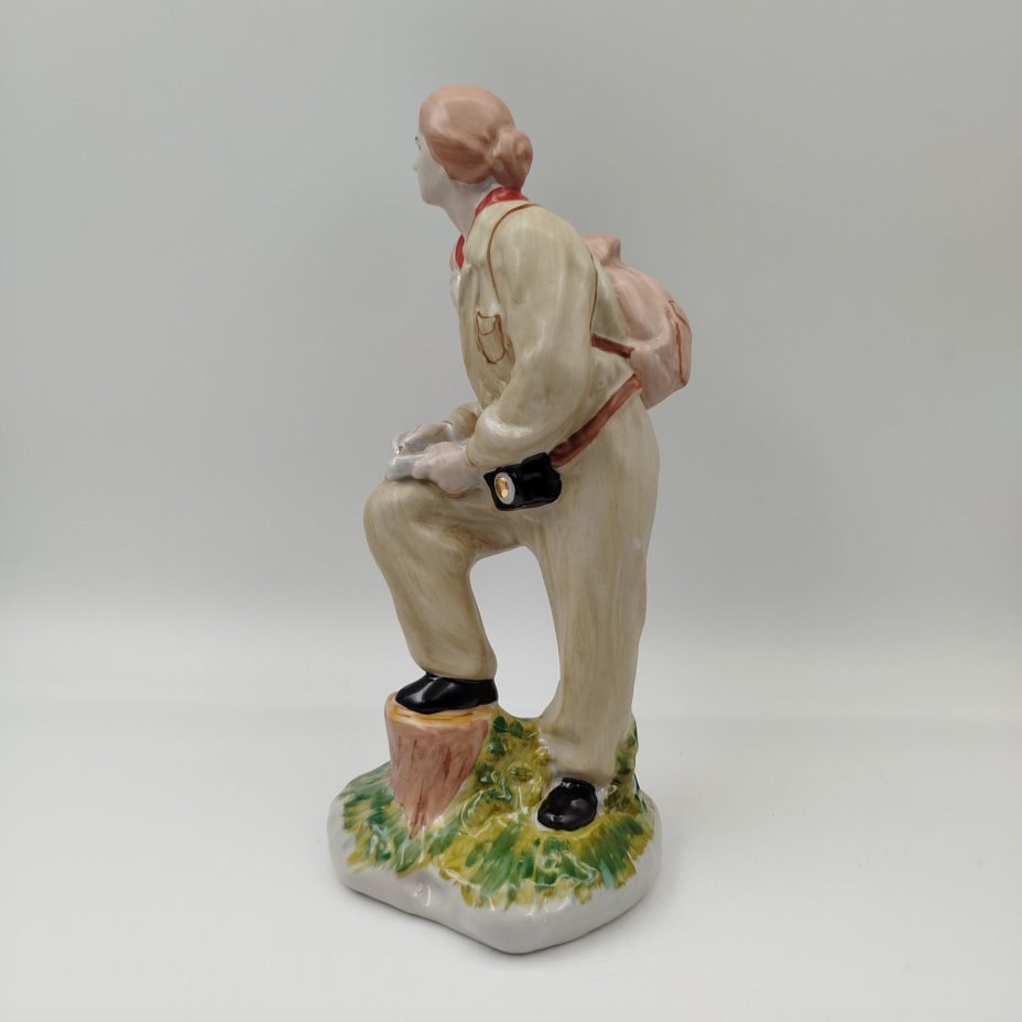 Статуэтка "Геолог", фарфор, роспись, золочение, Барановский фарфоровый завод, Украина, 1980-2000 гг.