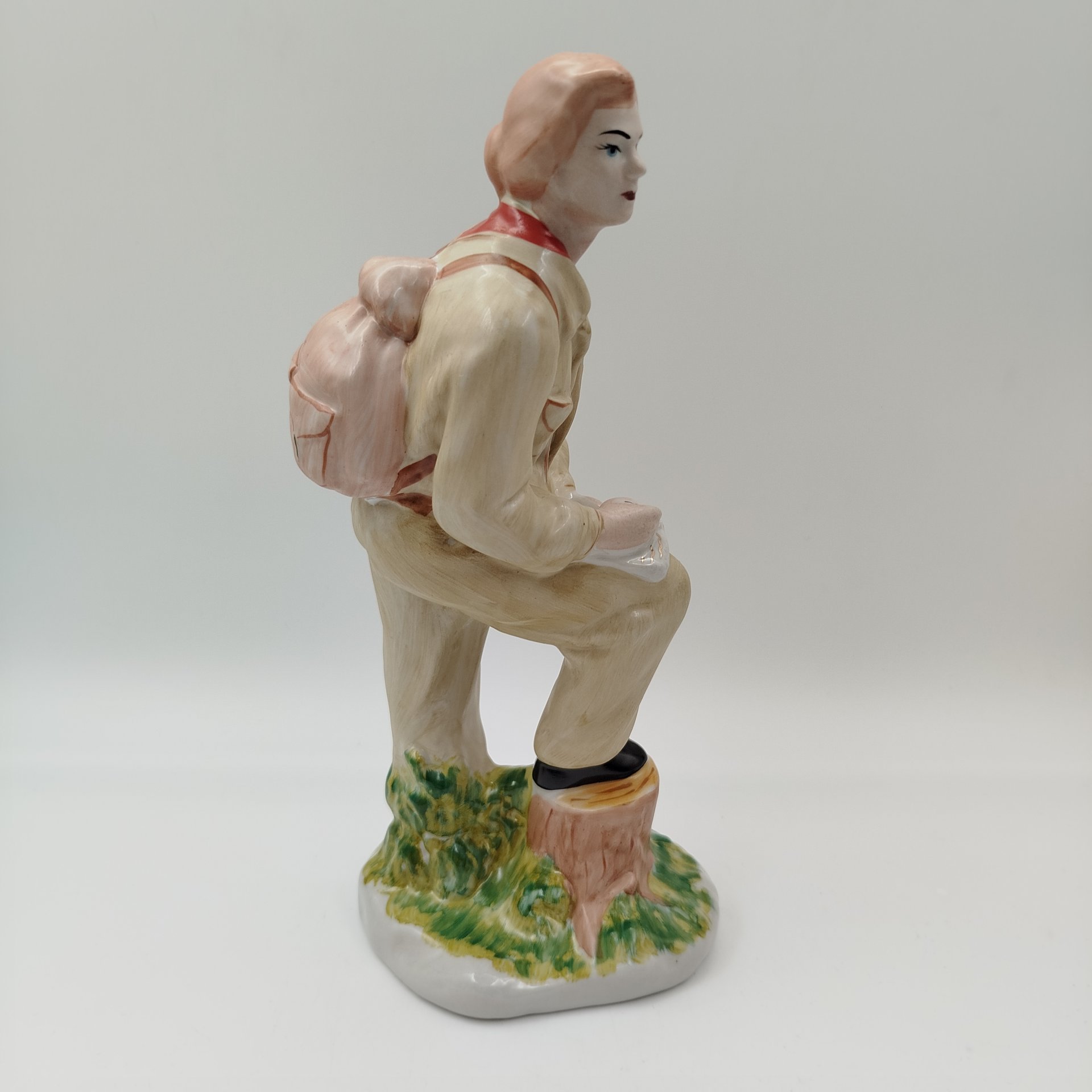 Статуэтка "Геолог", фарфор, роспись, золочение, Барановский фарфоровый завод, Украина, 1980-2000 гг.