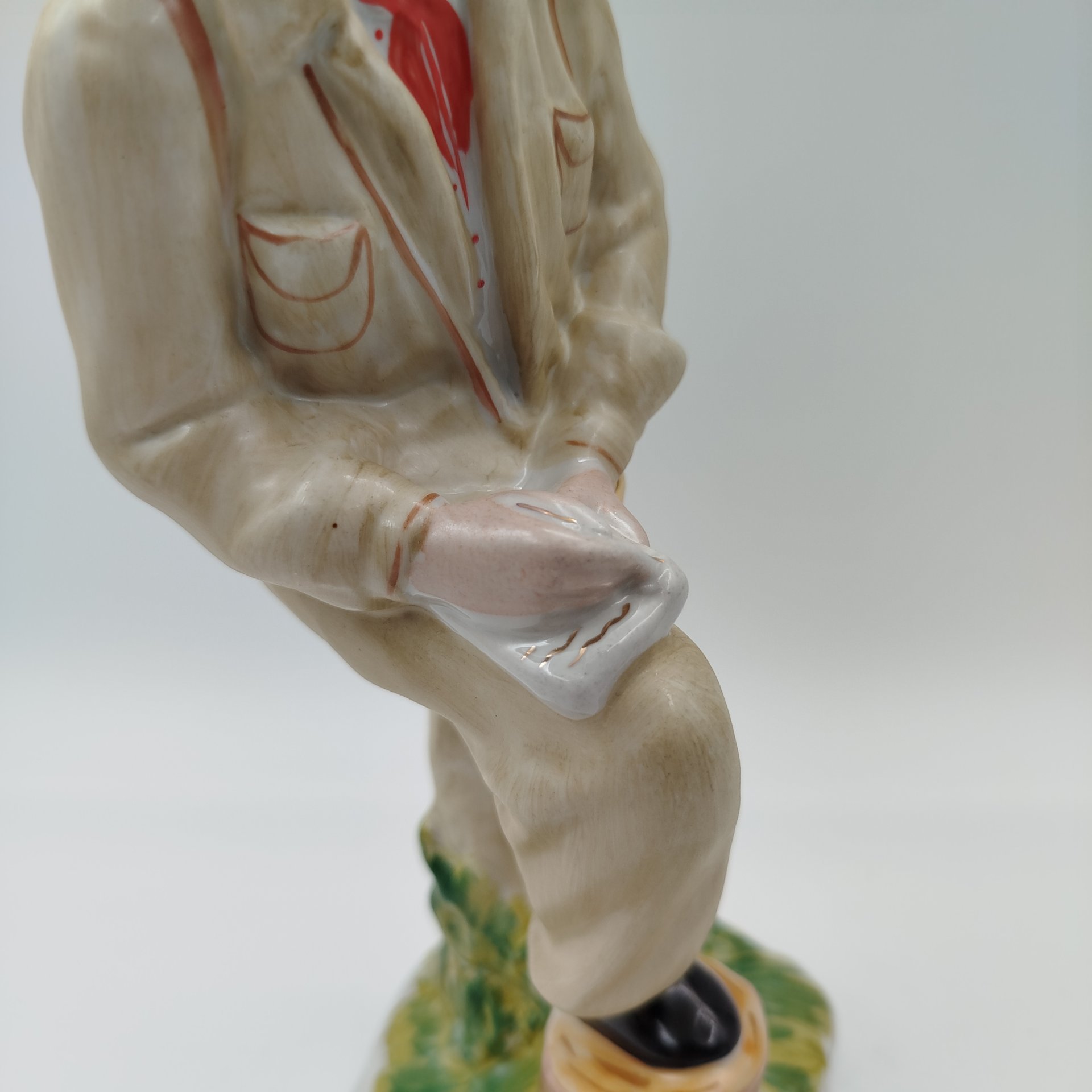 Статуэтка "Геолог", фарфор, роспись, золочение, Барановский фарфоровый завод, Украина, 1980-2000 гг.