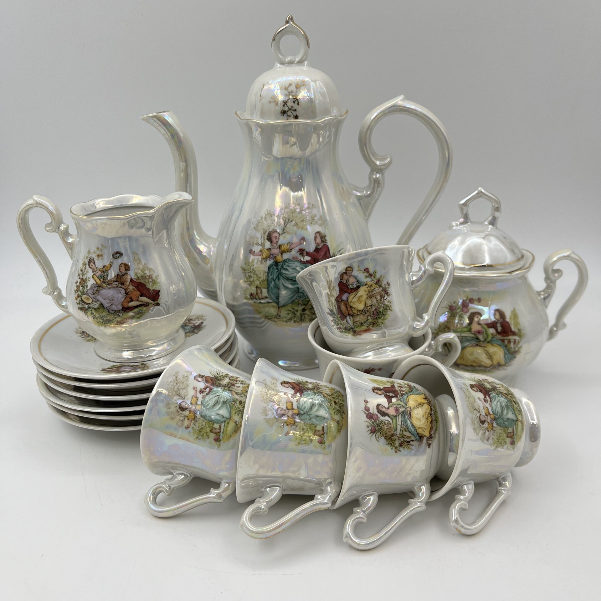 Сервиз кофейный на 6 персон с изображением галантных сцен (15 предметов)