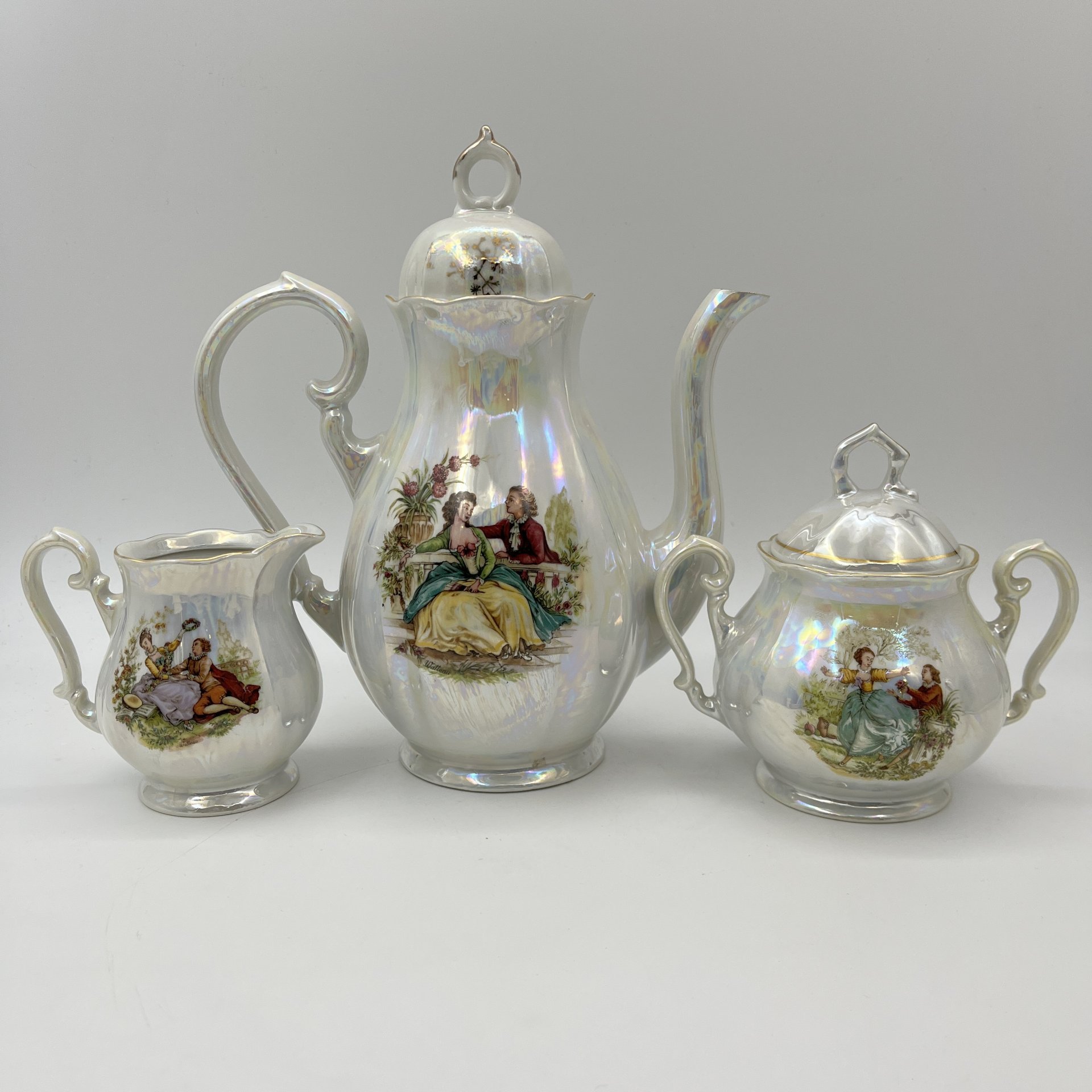 Сервиз кофейный на 6 персон с изображением галантных сцен (15 предметов)