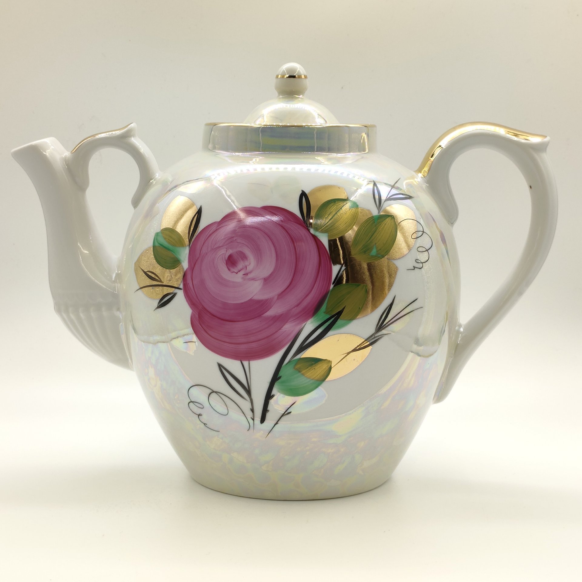 Чайник доливной "Роза" (крышка в подборе), фарфор, люстр, золочение, роспись, Дулевский фарфоровый завод (Дулёво), СССР, 1968-1991 гг.