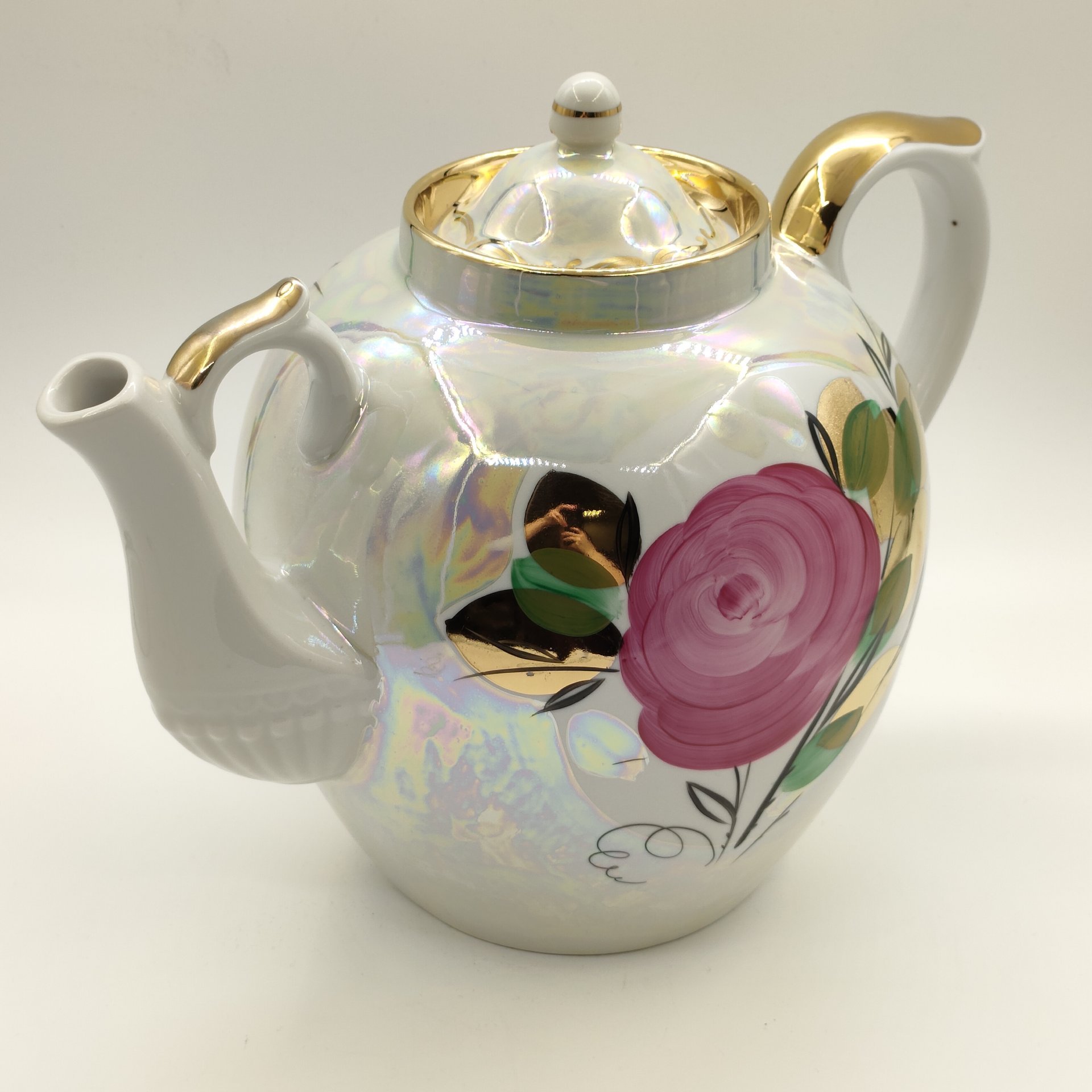 Чайник доливной "Роза" (крышка в подборе), фарфор, люстр, золочение, роспись, Дулевский фарфоровый завод (Дулёво), СССР, 1968-1991 гг.