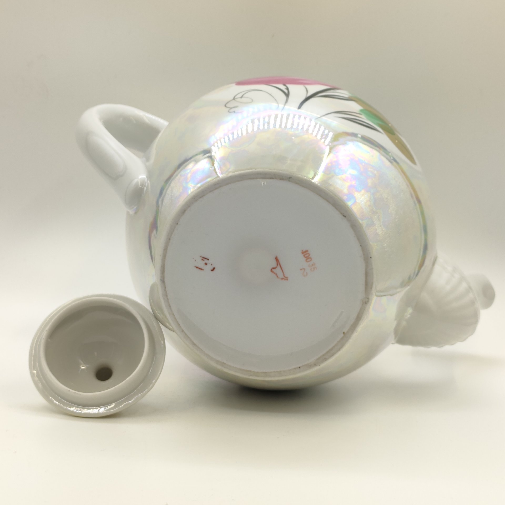 Чайник доливной "Роза" (крышка в подборе), фарфор, люстр, золочение, роспись, Дулевский фарфоровый завод (Дулёво), СССР, 1968-1991 гг.