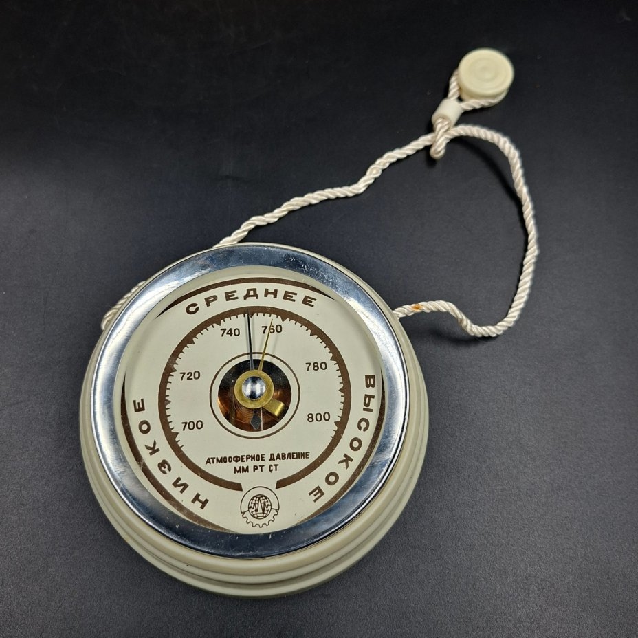 Барометр настенный