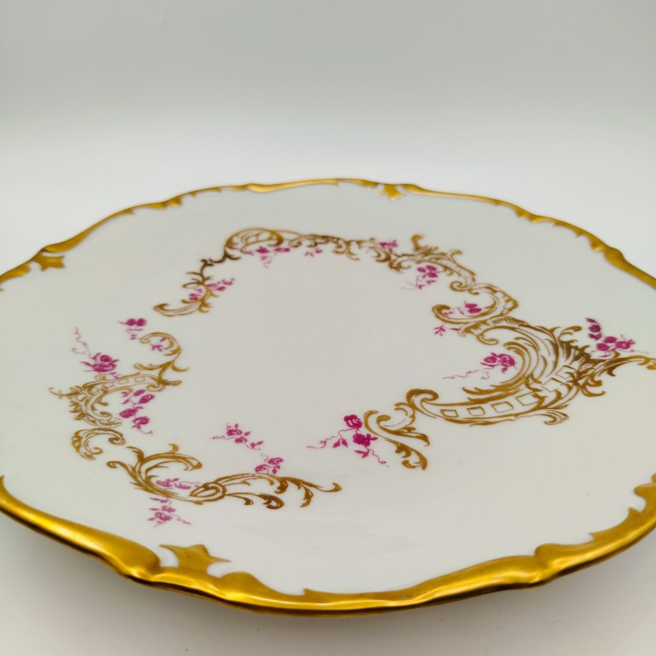 Блюдо круглой формы, украшенное цветочным декором, фарфор, деколь, золочение, Reichenbach (Райхенбах), ГДР, 1960-1980 гг.