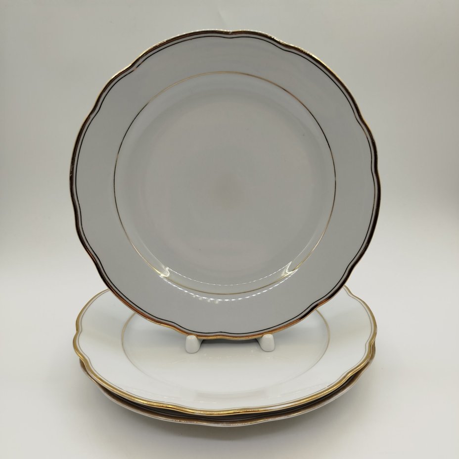 Набор из трех столовых тарелок, фарфор, золочение, Kahla, ГДР, 1968-1987 гг.