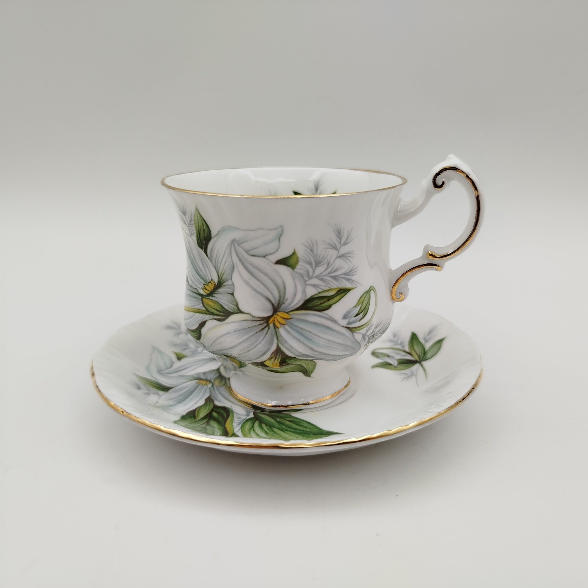 Кофейная пара "Canadian flowers" ("Канадские цветы"), фарфор, деколь, золочение, Paragon, Великобритания, 1970-1992 гг., Paragon