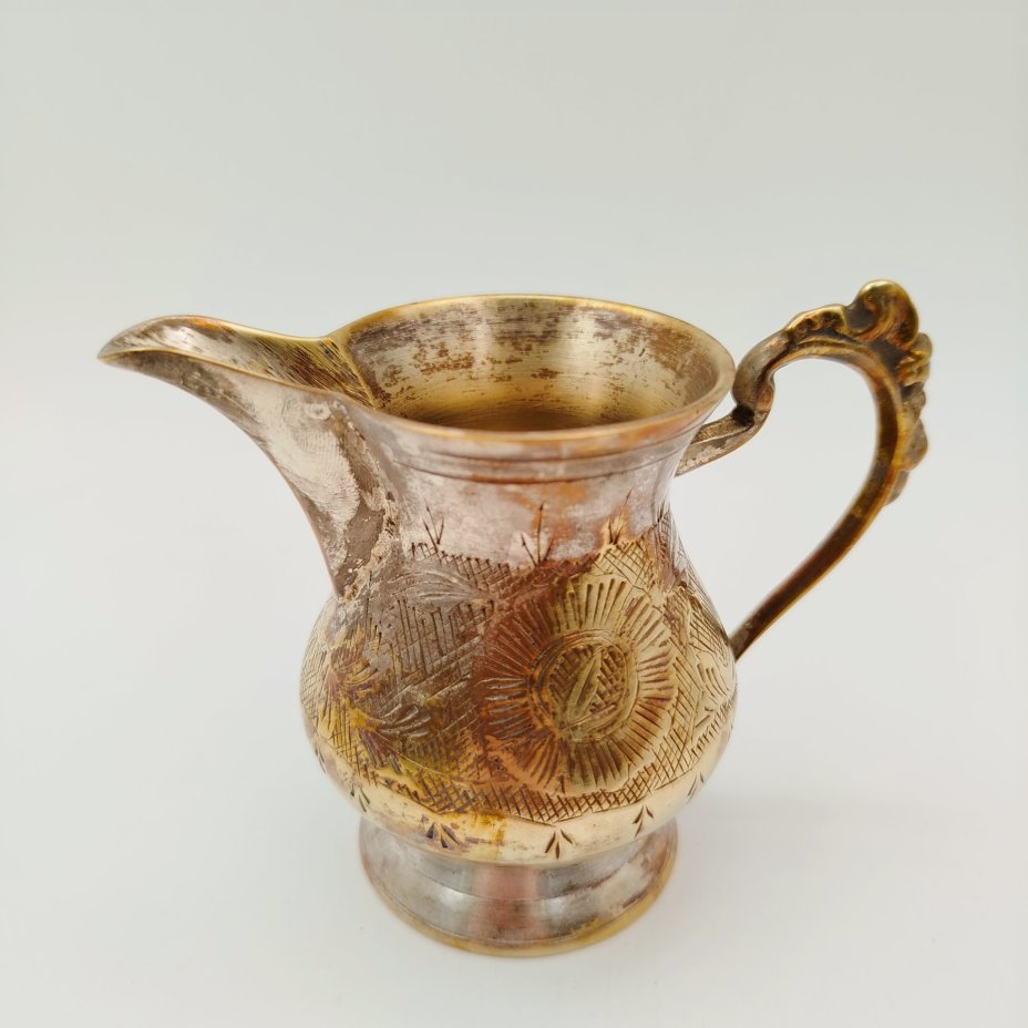 Молочник в восточным стиле с флоральным декором, металл, гравировка, Индия, 1970-1990 гг.