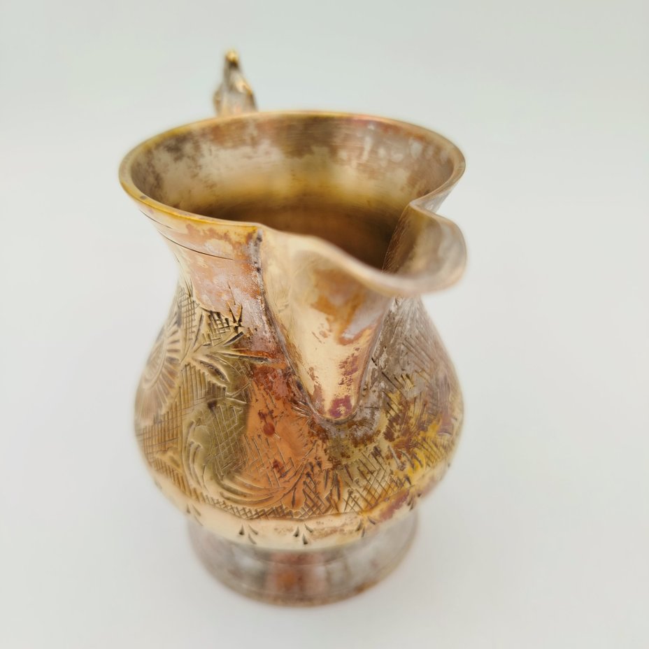 Молочник в восточным стиле с флоральным декором