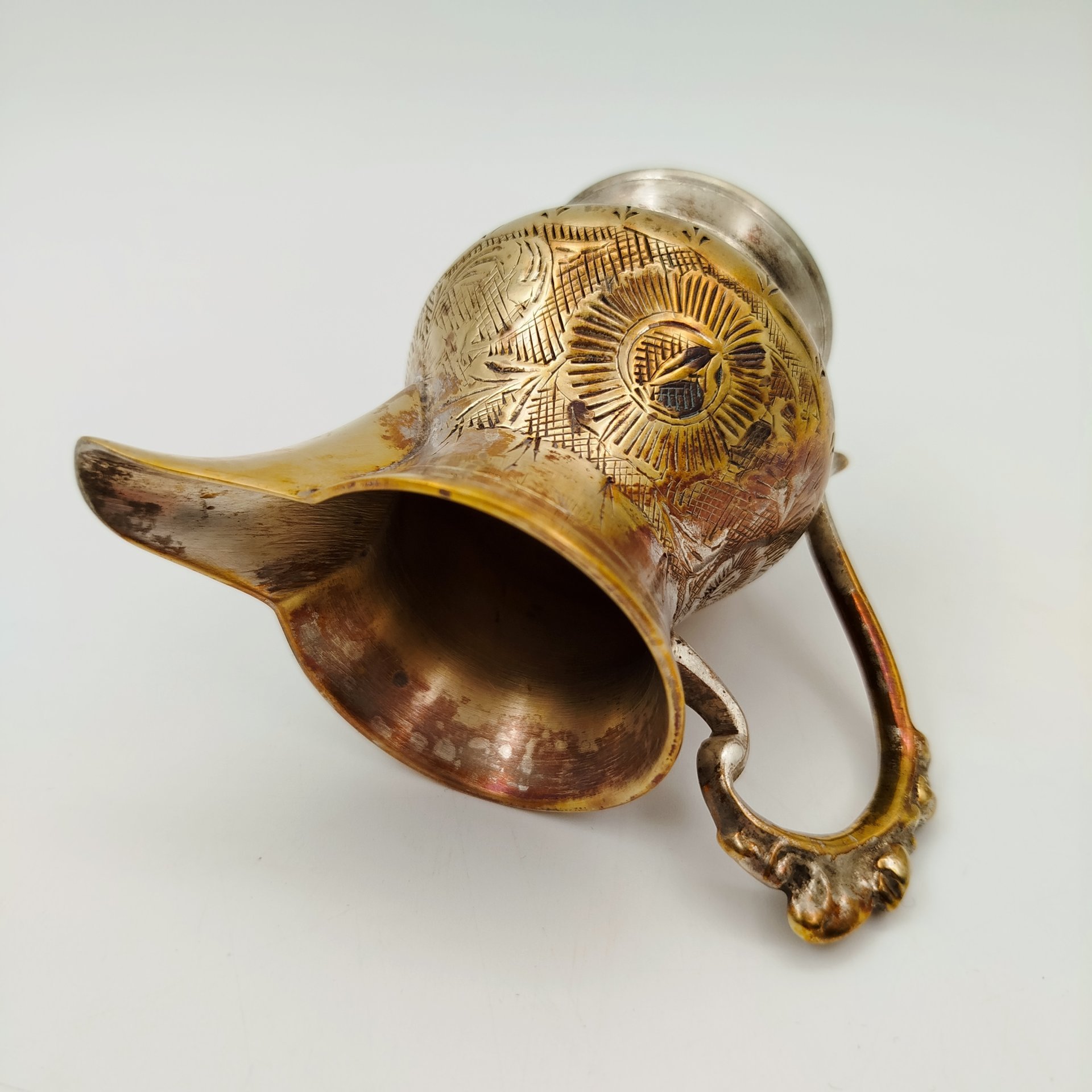 Молочник в восточным стиле с флоральным декором, металл, гравировка, Индия, 1970-1990 гг.