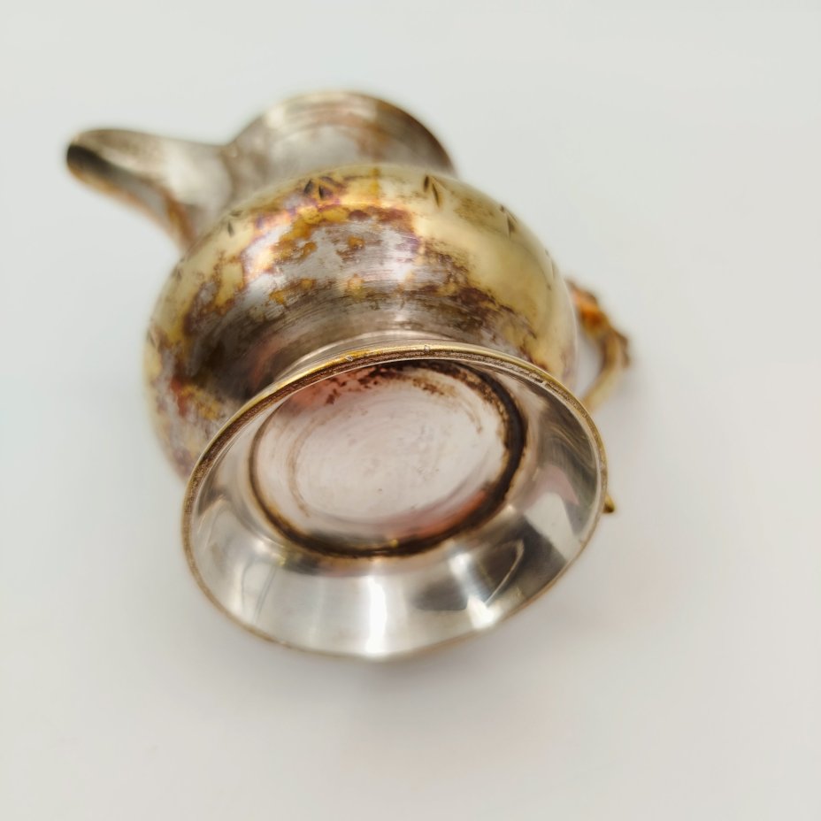 Молочник в восточным стиле с флоральным декором