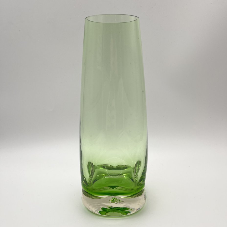 Ваза с фигурным основанием, стекло, Европа, 1980-2000 гг.