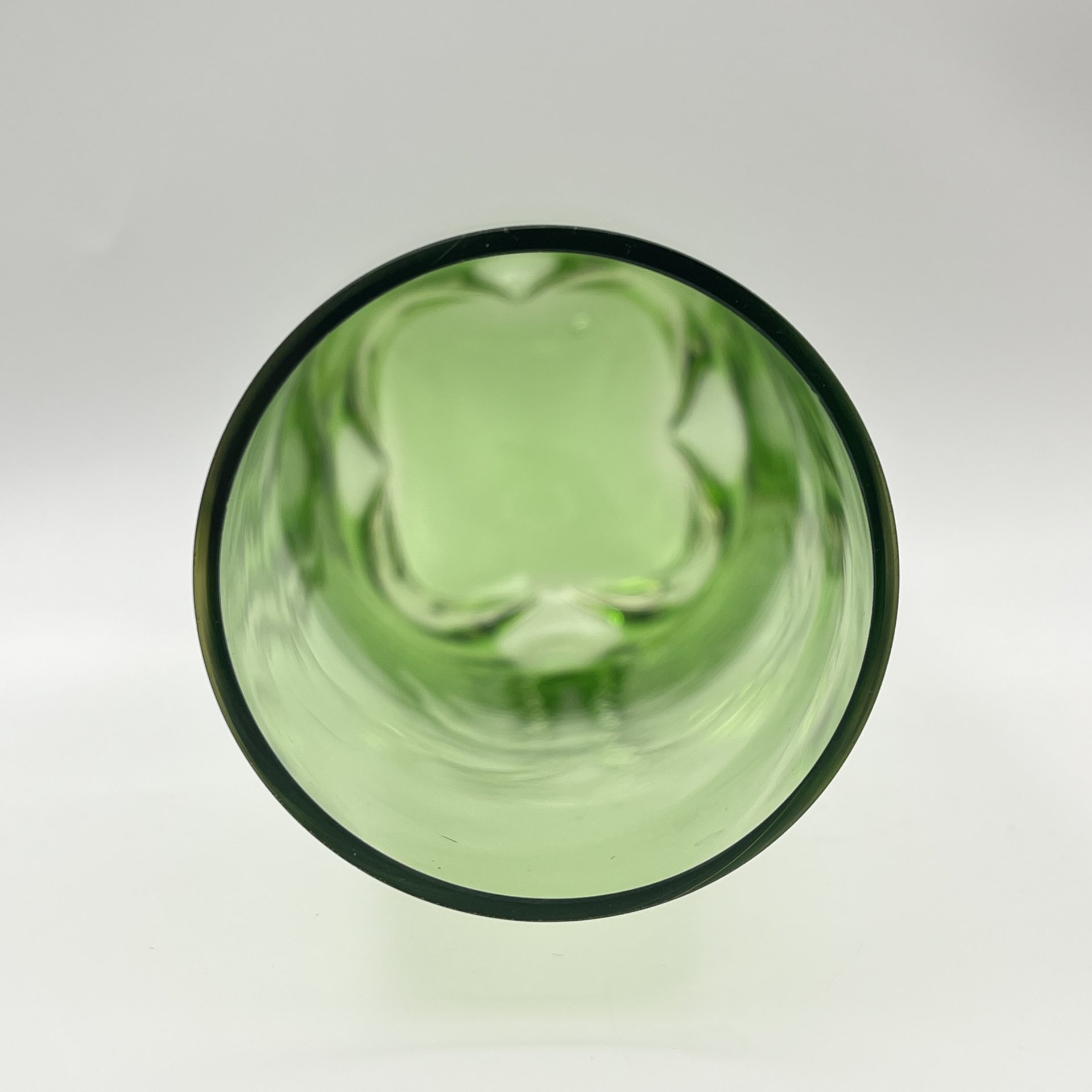 Ваза с фигурным основанием, стекло, Европа, 1980-2000 гг.