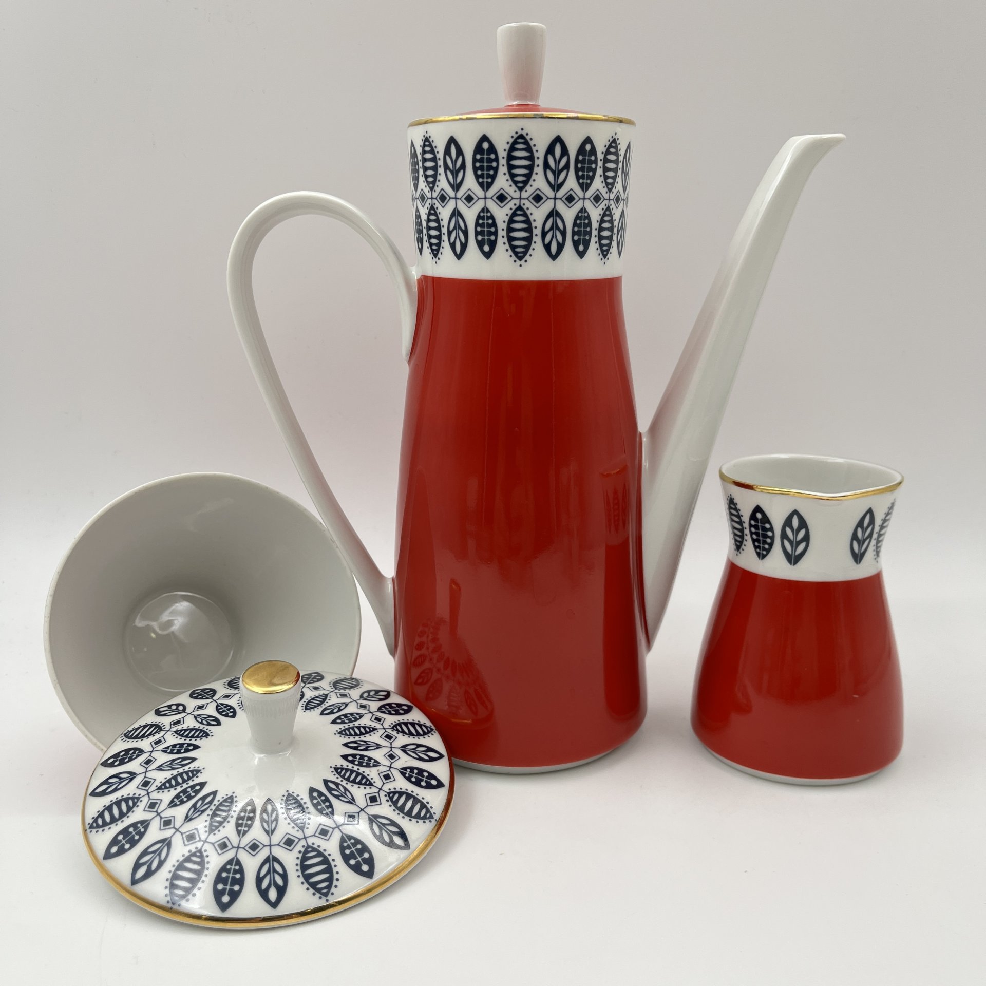 Сервиз кофейный с растительным орнаментом на 6 персон (15 предметов)