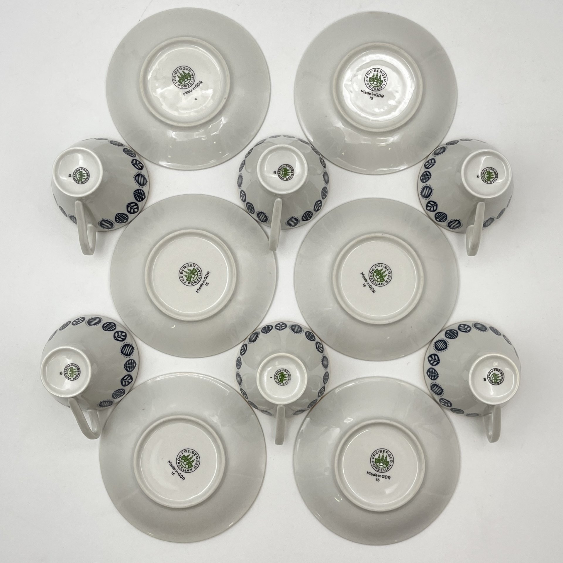 Сервиз кофейный с растительным орнаментом на 6 персон (15 предметов)