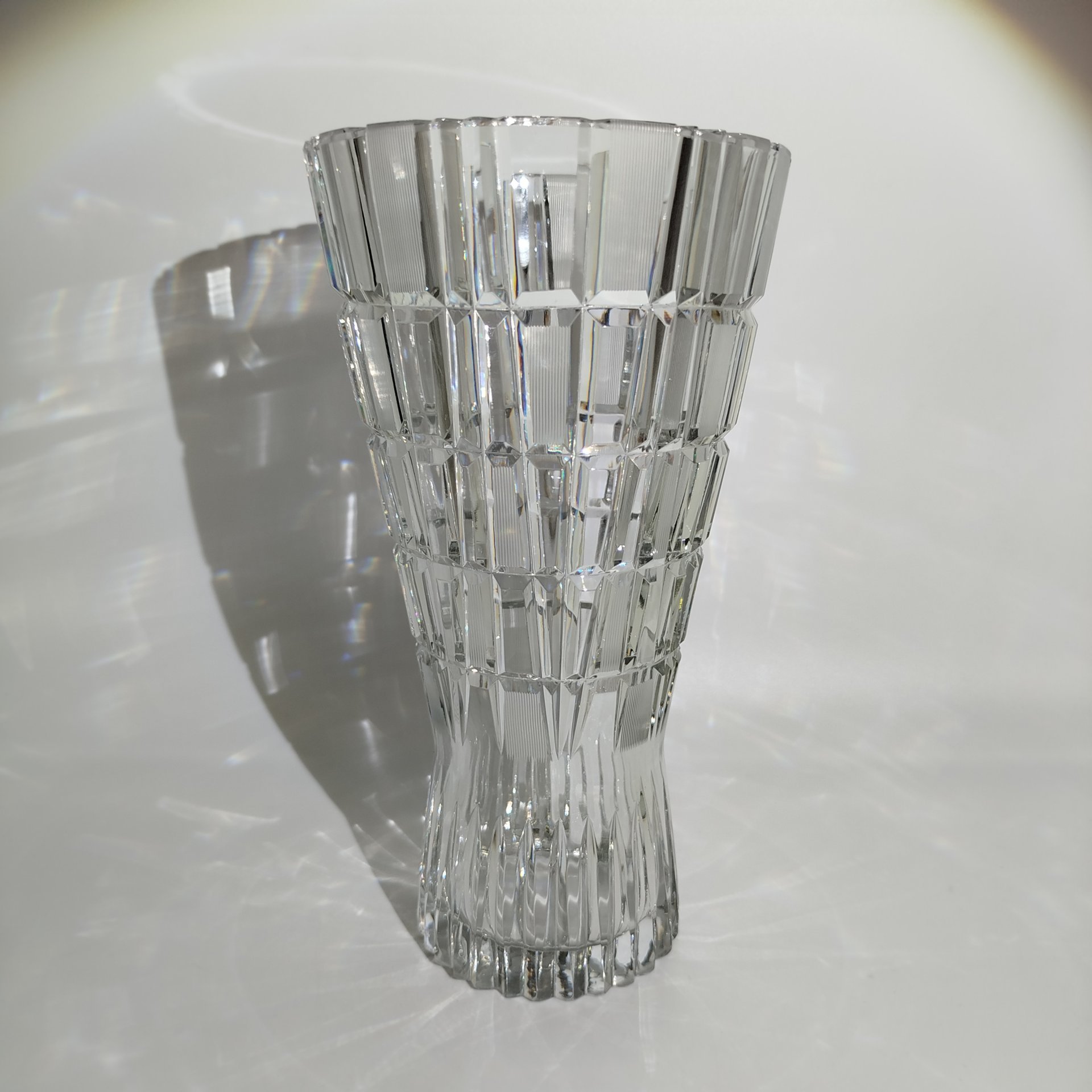 Ваза для цветов с рельефным геометрическим декором, хрусталь, алмазная грань, ГДР, 1970-1980 гг.