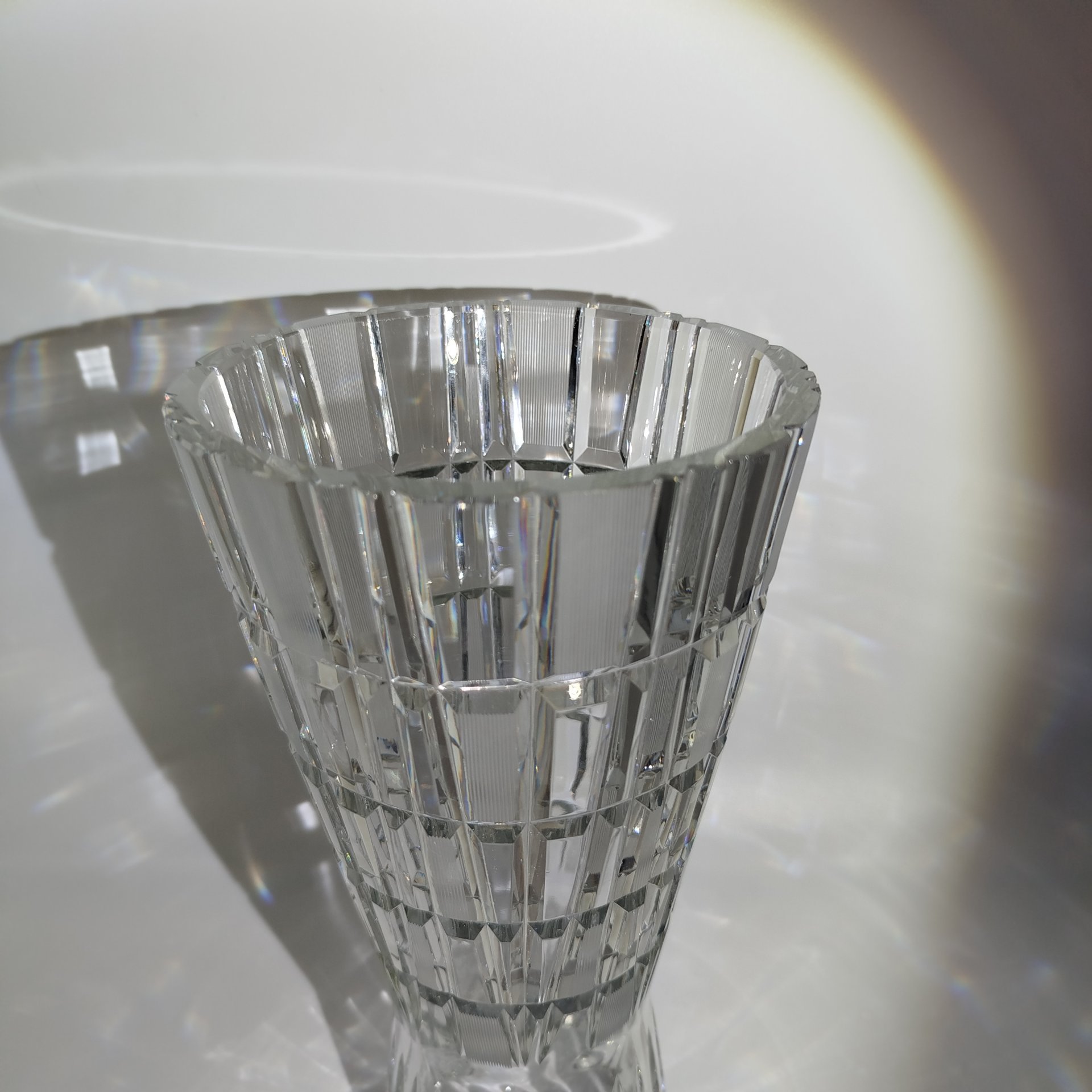 Ваза для цветов с рельефным геометрическим декором, хрусталь, алмазная грань, ГДР, 1970-1980 гг.