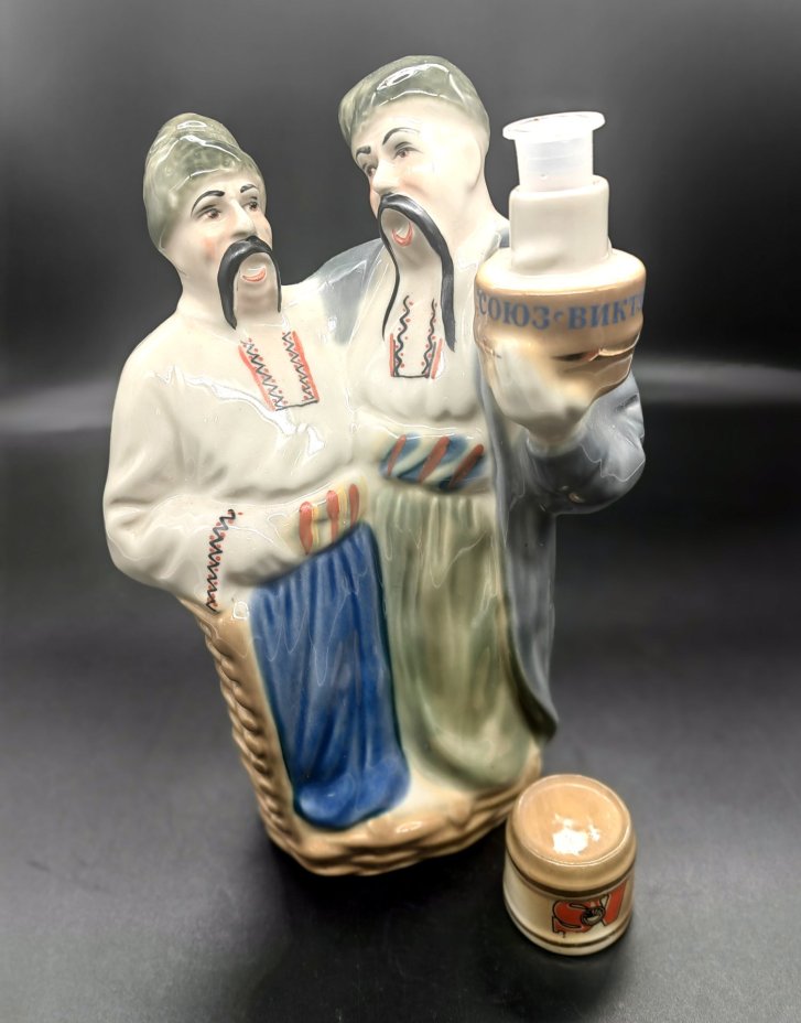 Штоф (бутыль )для крепких напитков " Два казака" (с рекламной надписью Союз-Виктан), Полонский завод художественной керамики (Полонное ЗХК)