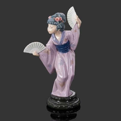Статуэтка "Madama Butterfly" ("Танец гейши с веерами"), скульптор Salvador Debon, фарфор, роспись, Lladro, Lladro