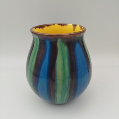 Ваза с полосами зеленого и коричневого оттенков по тулову, фаянс, поливы, Конаковский фаянсовый завод им. М.И. Калинина (ЗиК Конаково), СССР, 1962-1974 гг.