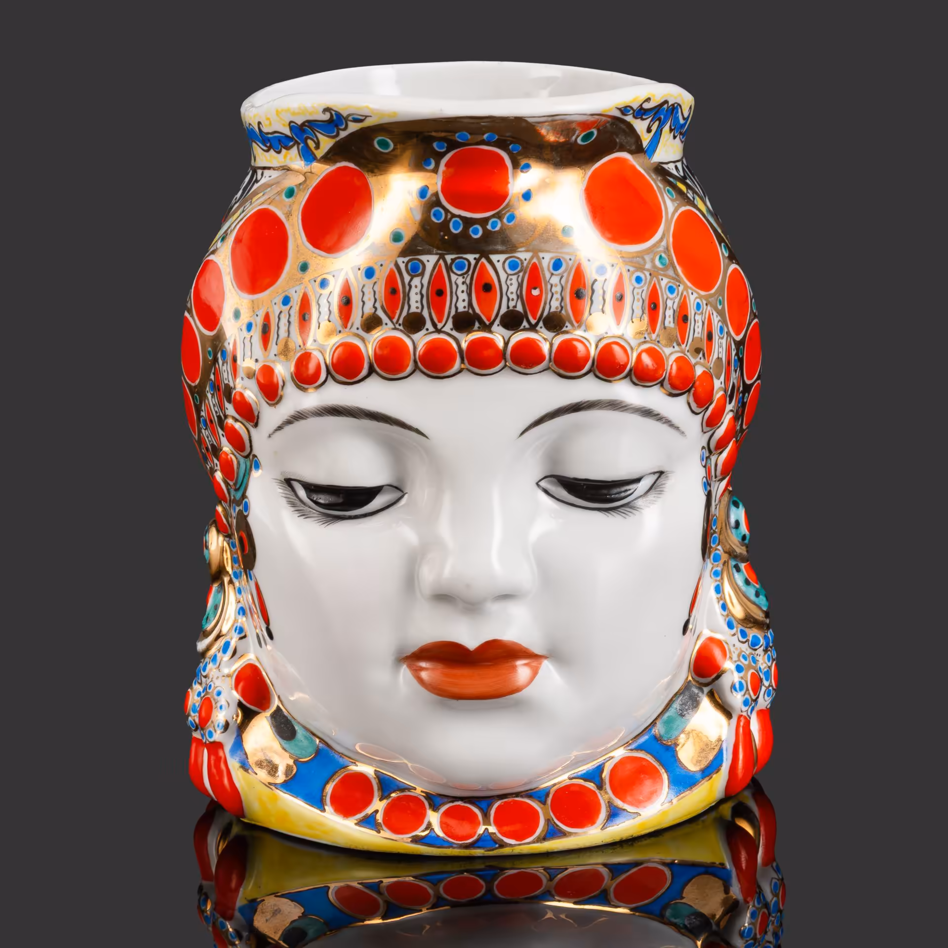 Кружка декоративная "Молоко" (с плоским дном), скульптор Данько Н.Я., художник Воробьевский А.В., Ленинградский фарфоровый завод (ЛФЗ)