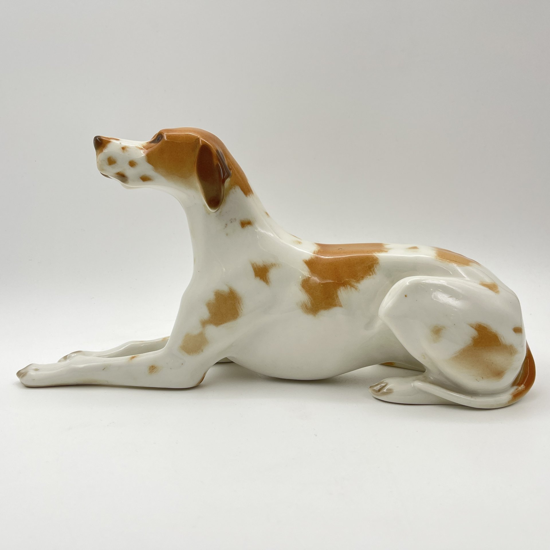 Статуэтка "Пойнтер", скульптор И.И. Ризнич, фарфор, роспись, Ленинградский фарфоровый завод (ЛФЗ), СССР, 1970-1992 гг.