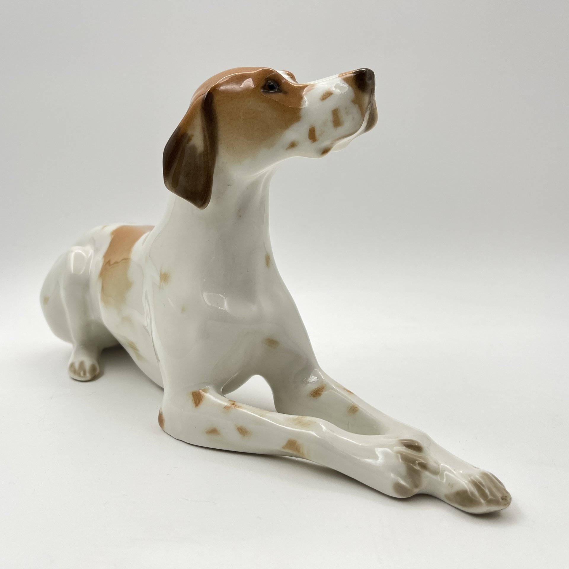 Статуэтка "Пойнтер", скульптор И.И. Ризнич, фарфор, роспись, Ленинградский фарфоровый завод (ЛФЗ), СССР, 1970-1992 гг.