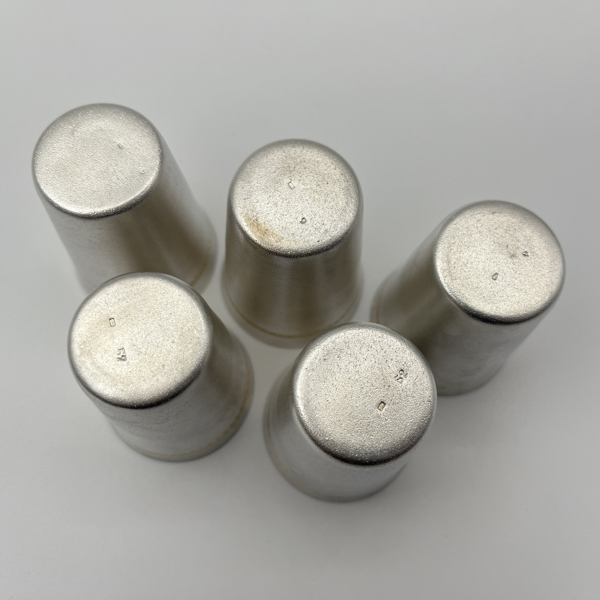 Набор из 5 стопок с геометрическим декором, мельхиор (медь-никель), СССР, 1970-1990 гг.