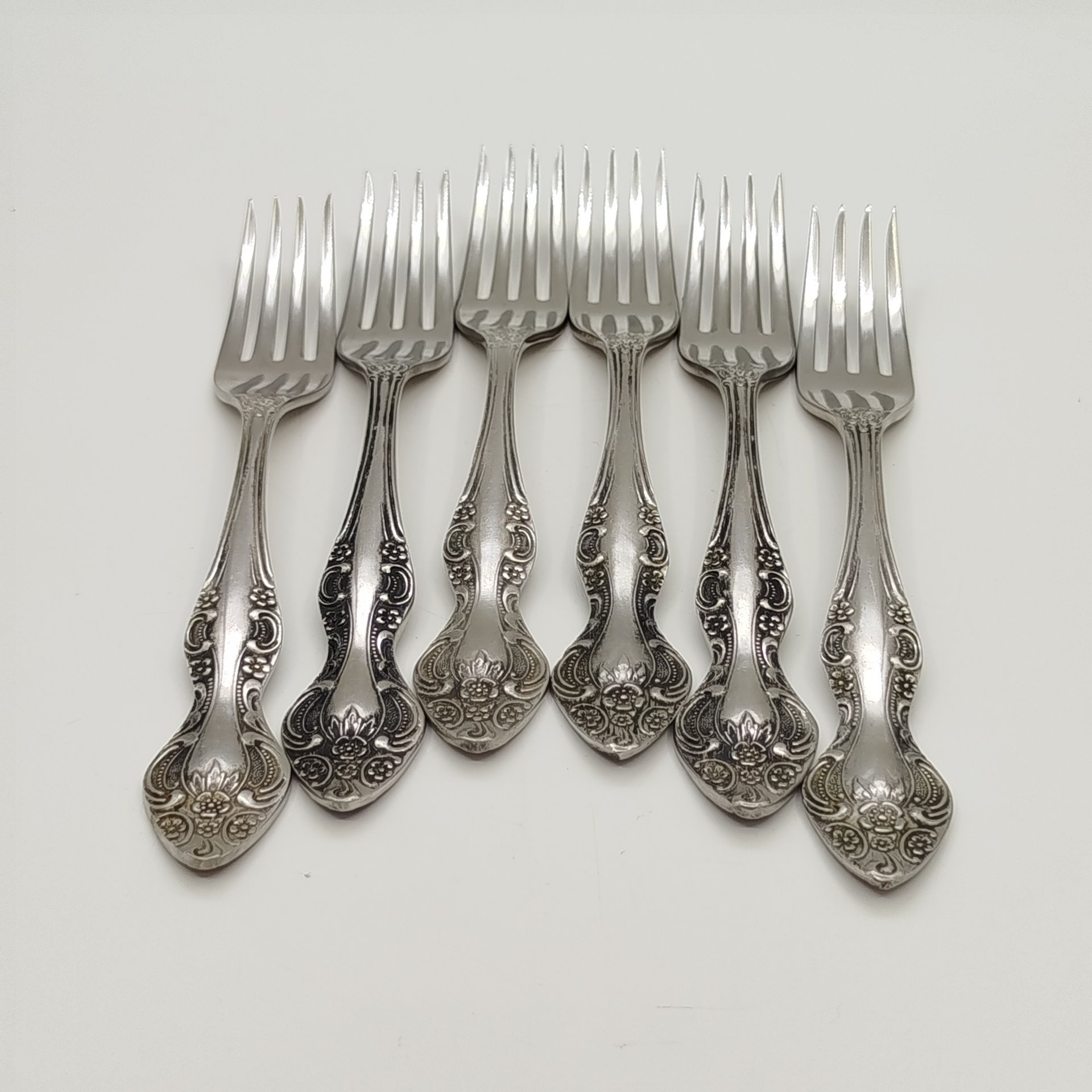 Набор вилок на 6 персон с цветочным декором на черенках, нержавеющая сталь, Кировский завод, СССР