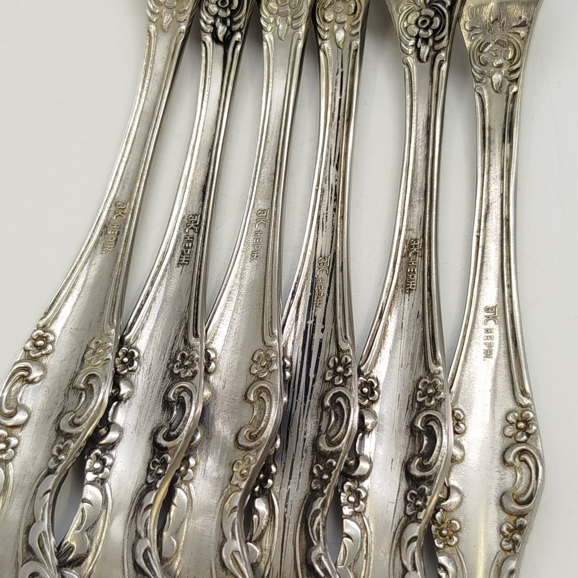 Набор вилок на 6 персон с цветочным декором на черенках, нержавеющая сталь, Кировский завод, СССР