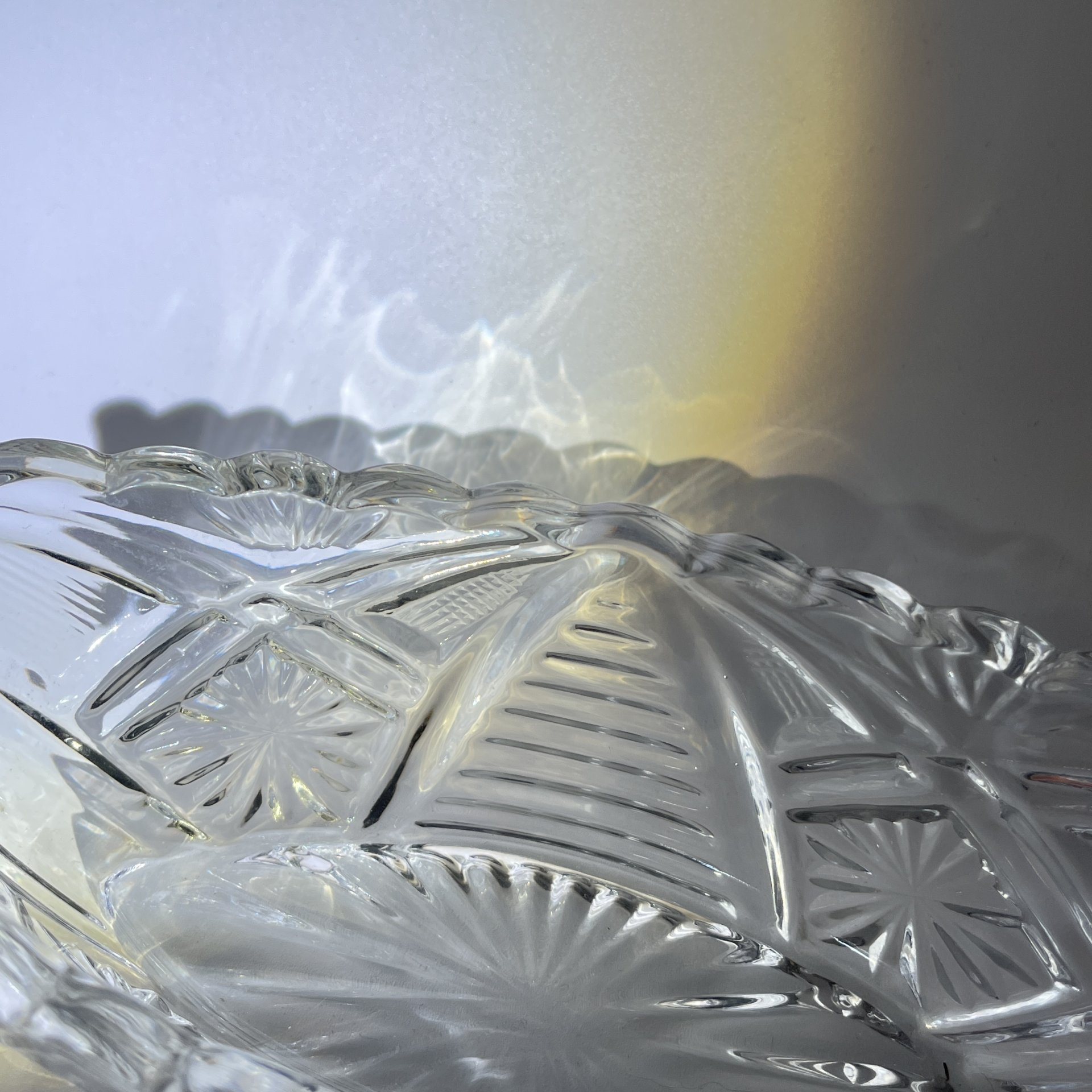 Салатник-ладья с геометрическим декором небольшого размера, хрусталь, пресс, СССР, 1970-1990 гг.