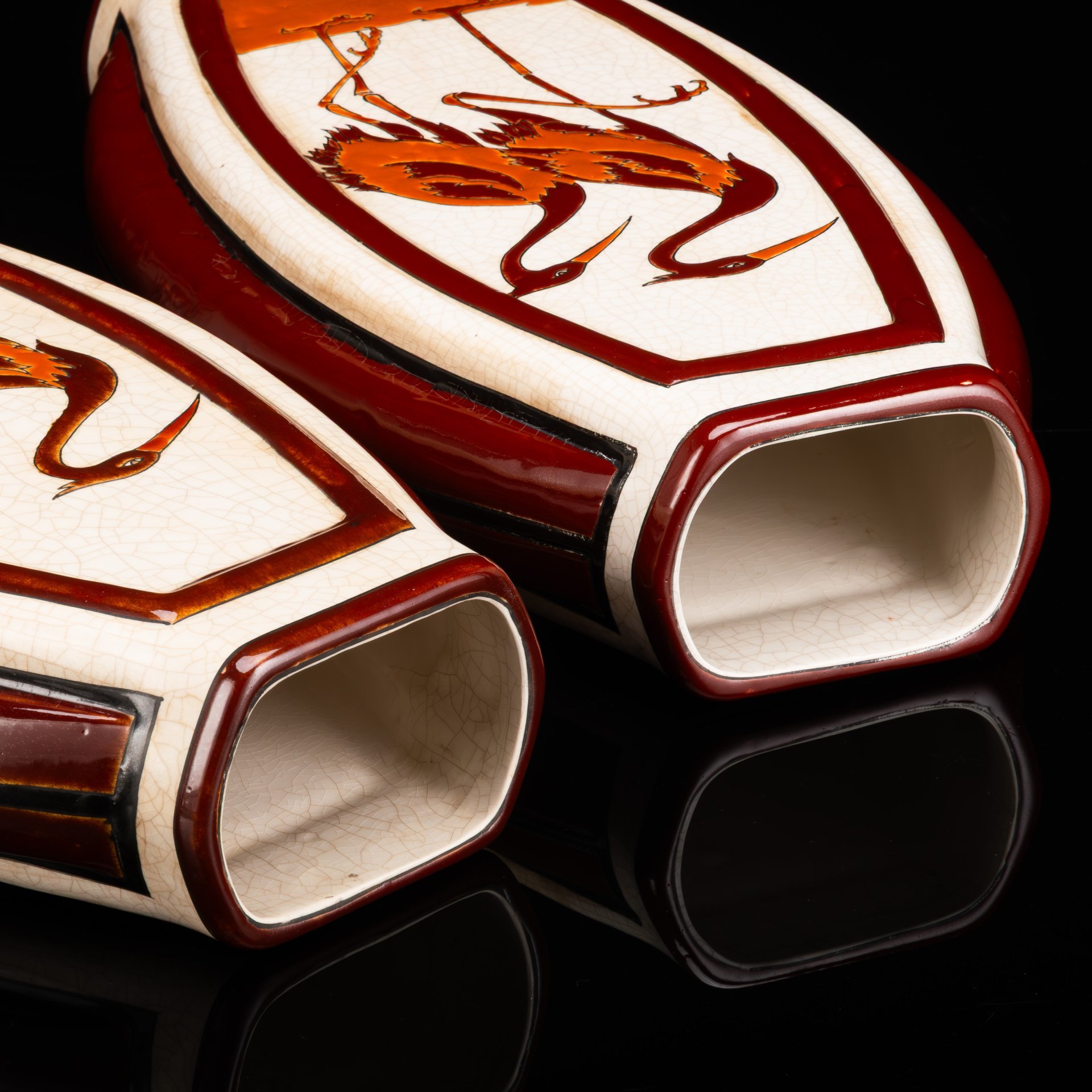 Парные вазы в стиле Art Deco, украшенные изображением цапель, Keralouve La Louviere, фаянс, кракле, эмали, Бельгия, 1930-1950 гг.