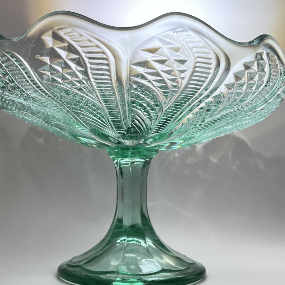 Фруктовница  зеленого оттенка с рельефным декором, Львовское СПО «Радуга»