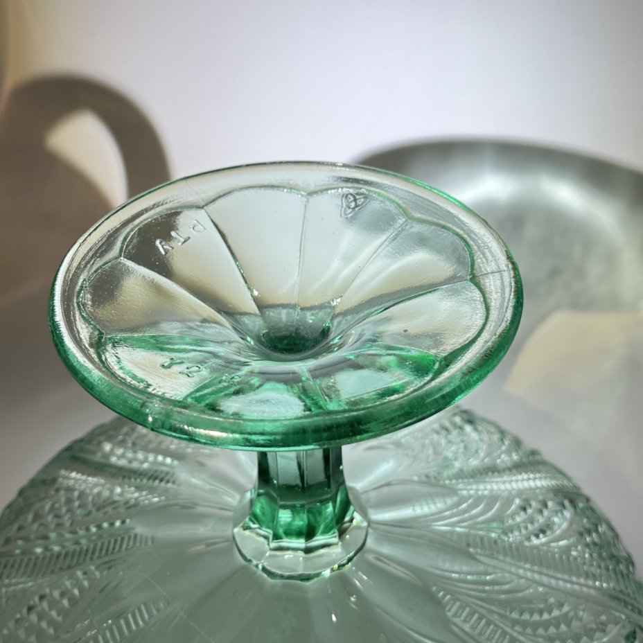 Фруктовница  зеленого оттенка с рельефным декором, Львовское СПО «Радуга»