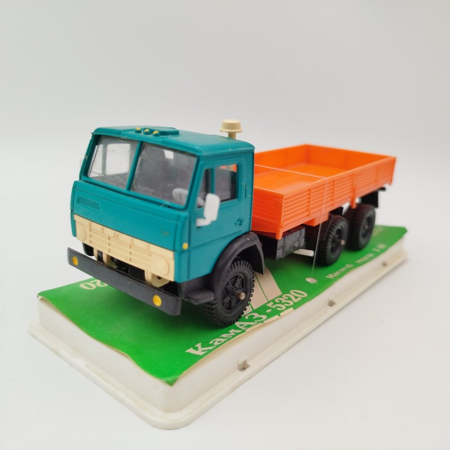 Модель автомобиля "КАМАЗ 5320", металл, пластик, СССР, 1980-1991 гг.