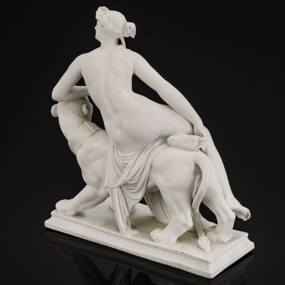 Скульптура "Ариадна на пантере" (на тигре), по модели Генриха фон Даннекера