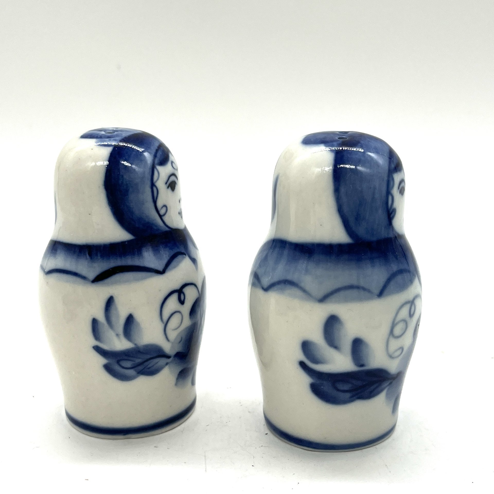 Набор для специй из перечницы и солонки "Матрешки", Гжель