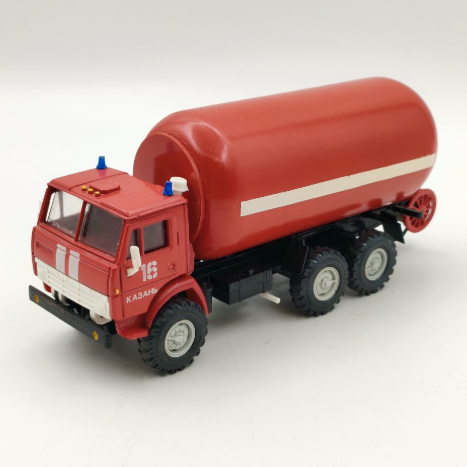 Модель пожарного автомобиля "КАМАЗ 4310" (авторская модель), металл, пластмасса, СССР, 1980-1990 гг.