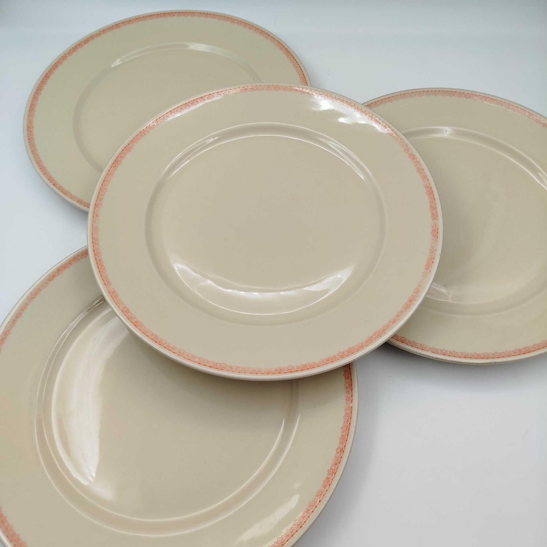 Набор из 4-х столовых тарелок, украшенных растительным орнаментом, фарфор, золочение, деколь, Rosenthal (Розенталь), Германия, 1941 г.