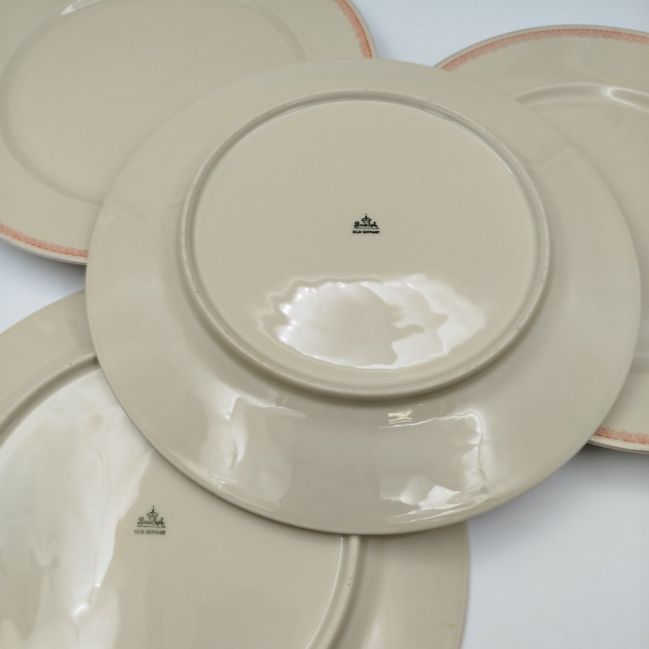 Набор из 4-х столовых тарелок, украшенных растительным орнаментом, фарфор, золочение, деколь, Rosenthal (Розенталь), Германия, 1941 г.